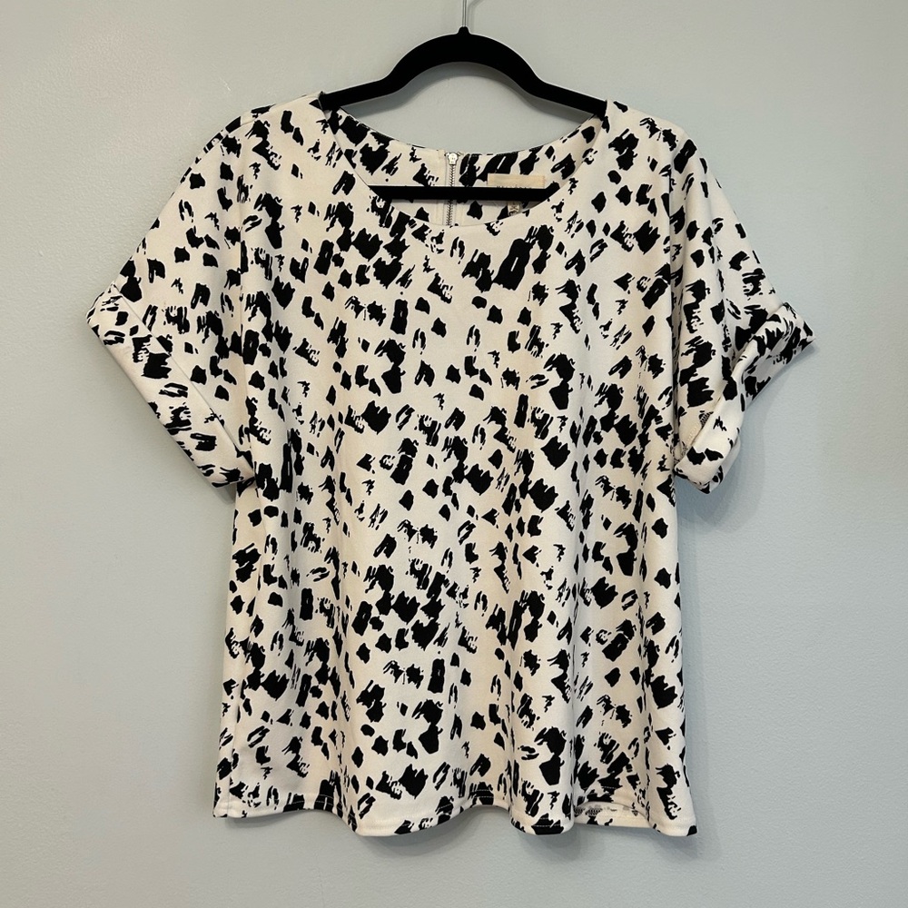 Melloday Black White Cuffed Short Sleeve Blouse